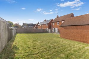 Henge Close Adderbury